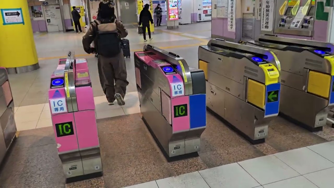 Пересадка со станции метро Токио на линию Асакуса 