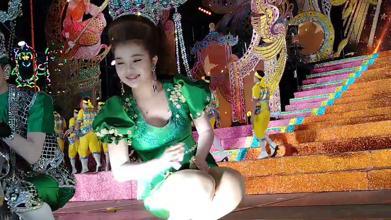 ลำเพลิน​โชว์​มานะ💫ฮักแพง💢พัทยาสาย3💥💃