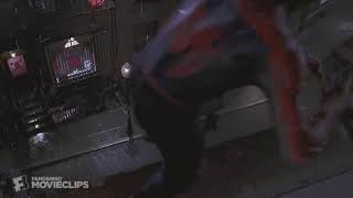 Spider Man Kiss By Hanging