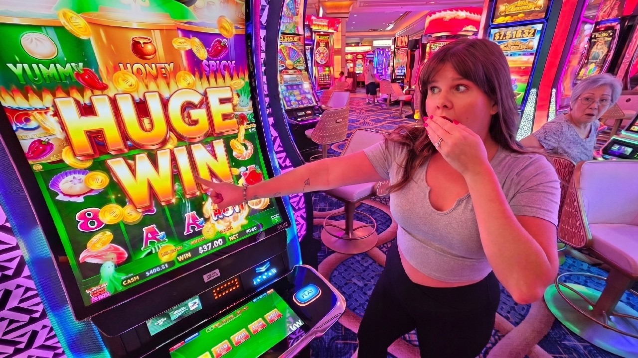 MASSIVE Win on the NEW Hot Hot Flaming Pots Slot Machine!!