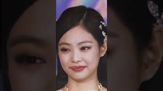 JENNIE 😭😢 💜👑