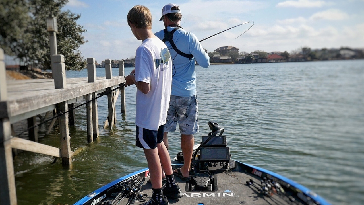Giant Swimbaits – The 14yr old “Swimbait Kid” shows me something very Special! Bass Fishing on LBJ