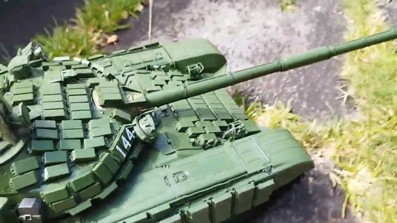 Trumpeter with Heng Long T72  RC Tank 2