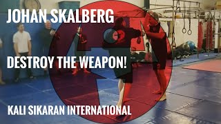 Attack the attacker! Johan Skalberg, Panantukan Kali Empty Hands (defang the snake)