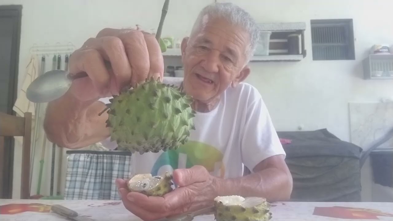 Quem conhece esta fruta. ?