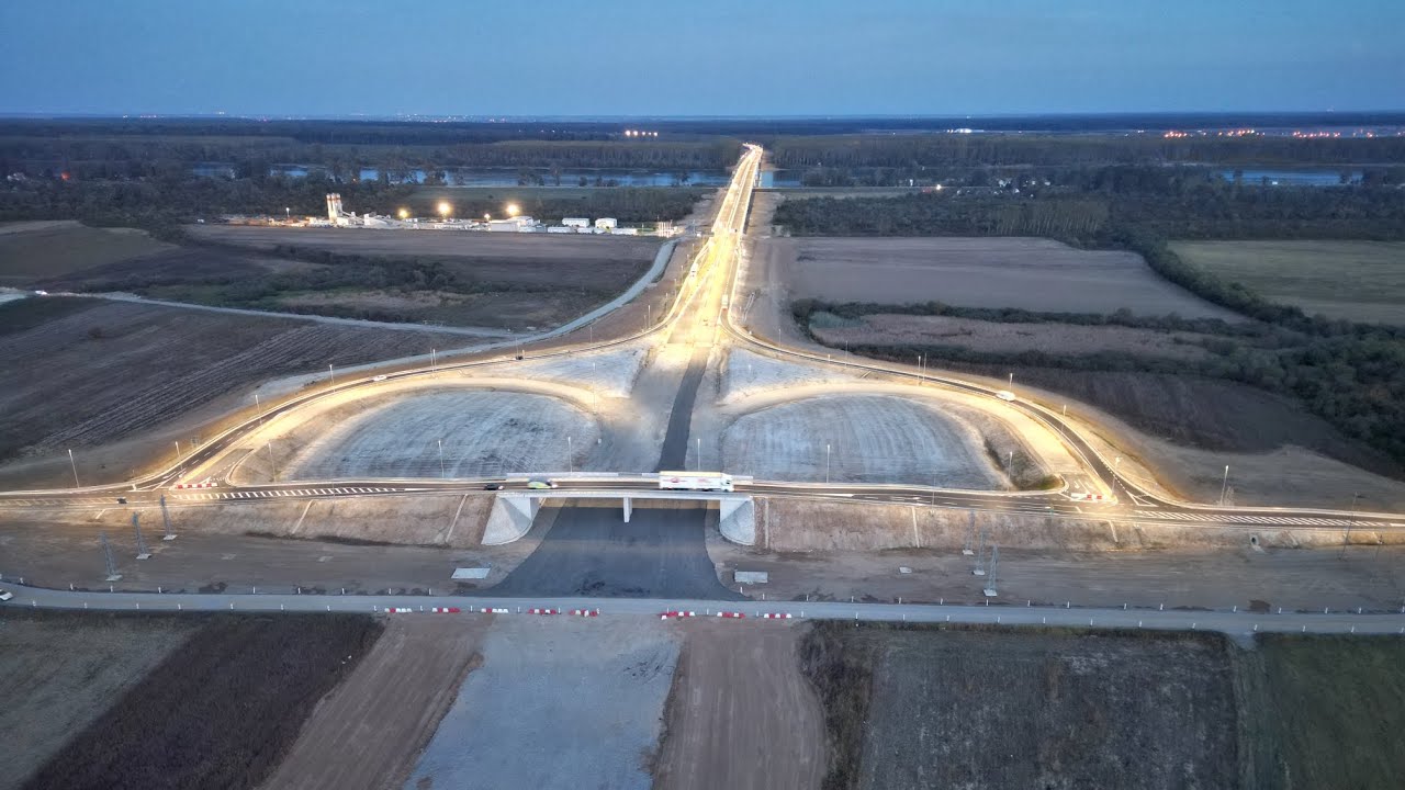 Autoput Ruma-Šabac - dron snimak kompletne deonice od naplatne rampe ...