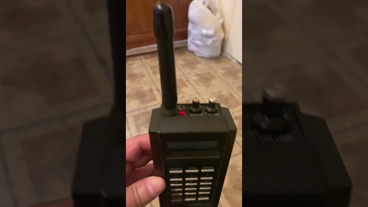 The First Hand Held Programmable Radio Scanner T Bearcat Model Bc 100