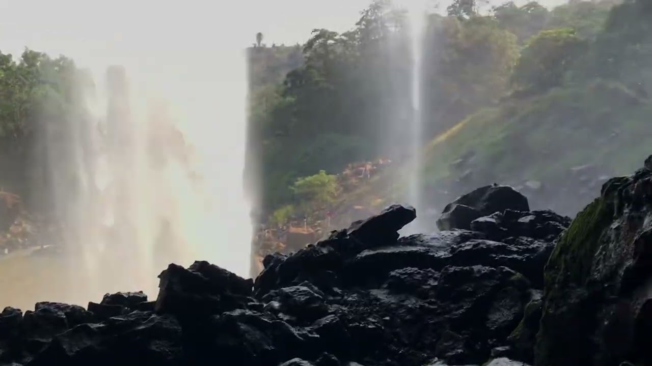 Kỷ niệm ngày mùng 6 Tết dẫn vợ con cháu đi chơi thác Phú cường ở chư sê rất là đẹp.