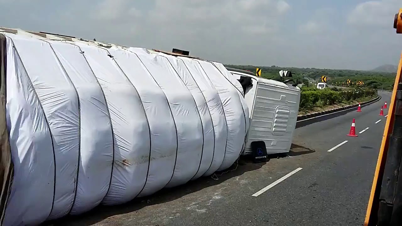 Worst Overloaded Trucks Fail Accident Compilation 2018 Collection