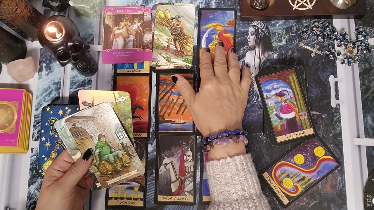 PISCES ♓️  I saw someone who wasn't there,  you should be aware now 💝