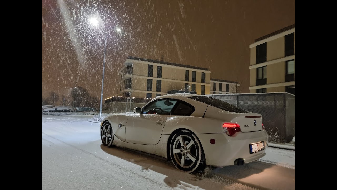 Bmw Z4 Coupe 3.0 Si, night snow drift - YouTube