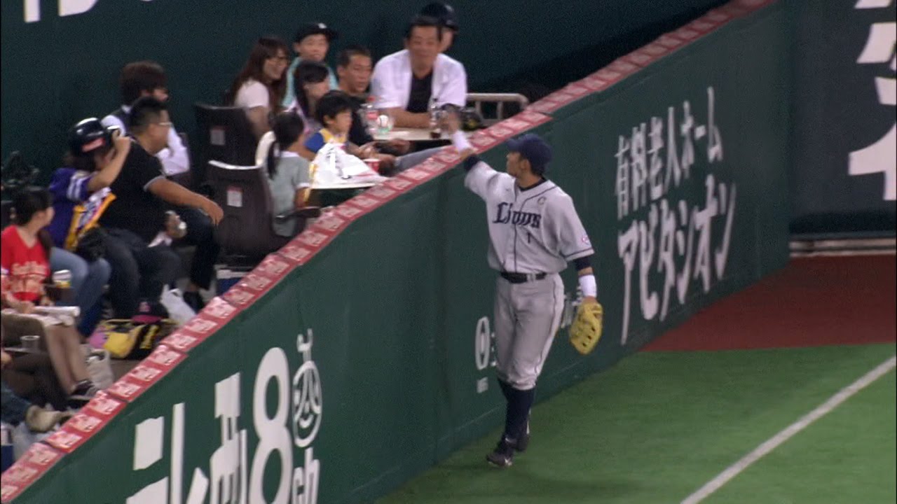 プロ野球パ】キャッチしたてホヤホヤのボール、栗山から嬉しい