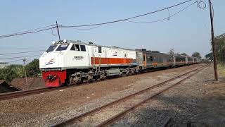 Lokomotif Cc 203 20 Plb 7029 Kereta Mataram Premium