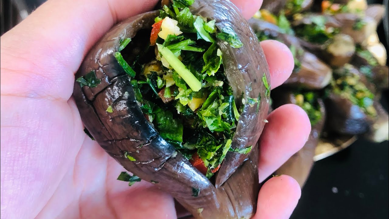 المقدوس بزيت الزيتون والجوز بطريقه مميزه جدا من @Duha.Om.Sayyaf