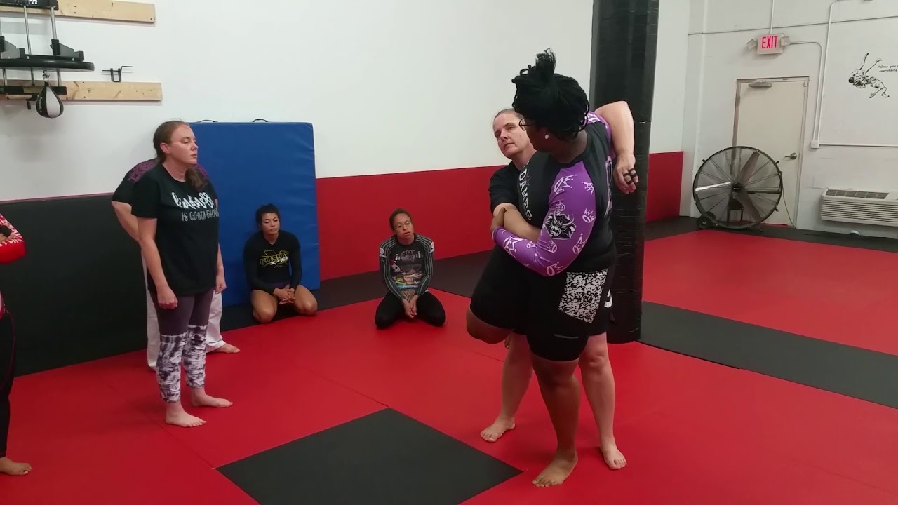 Mighty Dames, Torrie O'Neil teaches how to drill Fit ins