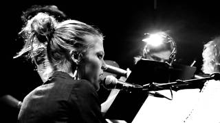 Video thumbnail of "Trixie Whitley - Favorite Stranger @ Gent Jazz 2010"