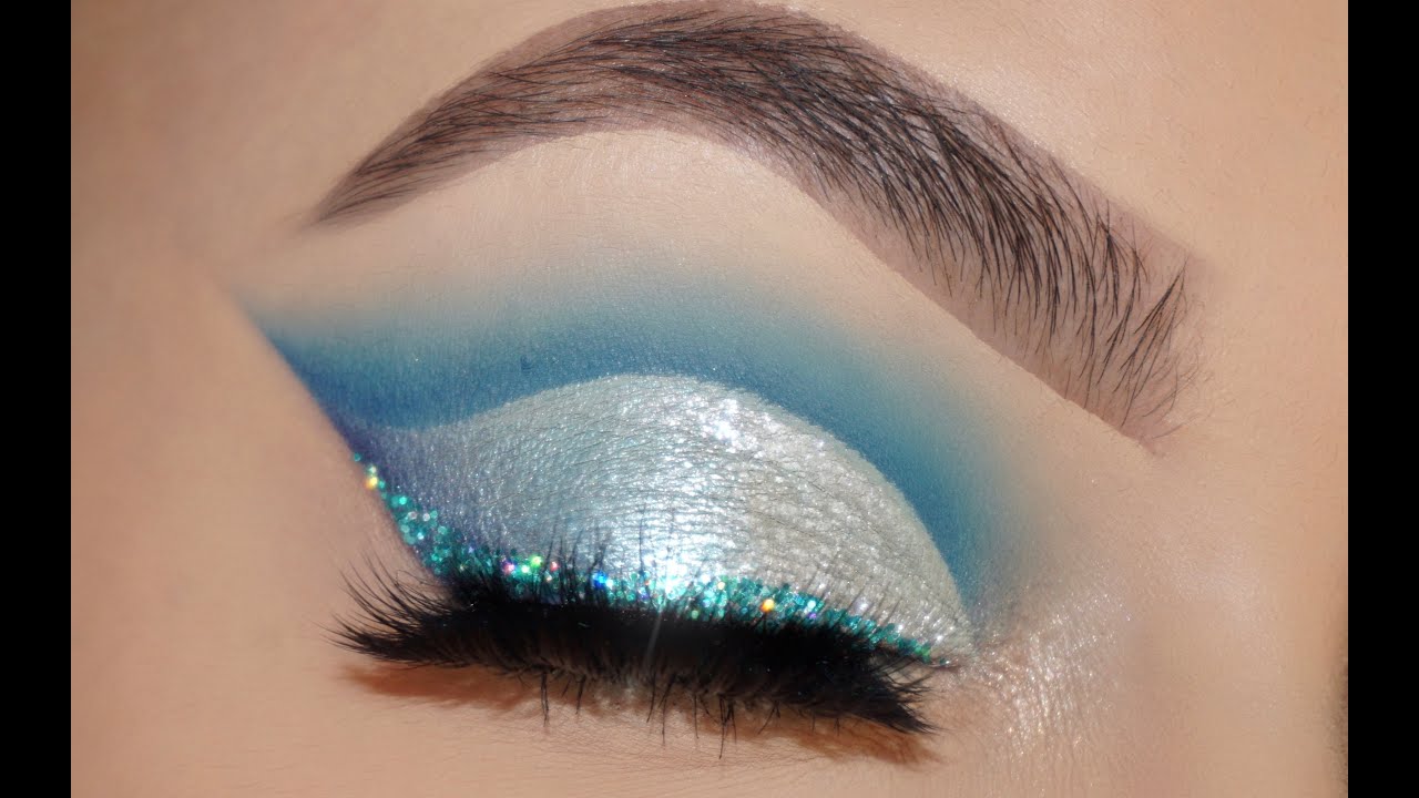 Blue rhinestone cut crease  Rhinestone makeup, Eye makeup tutorial, Eye  makeup