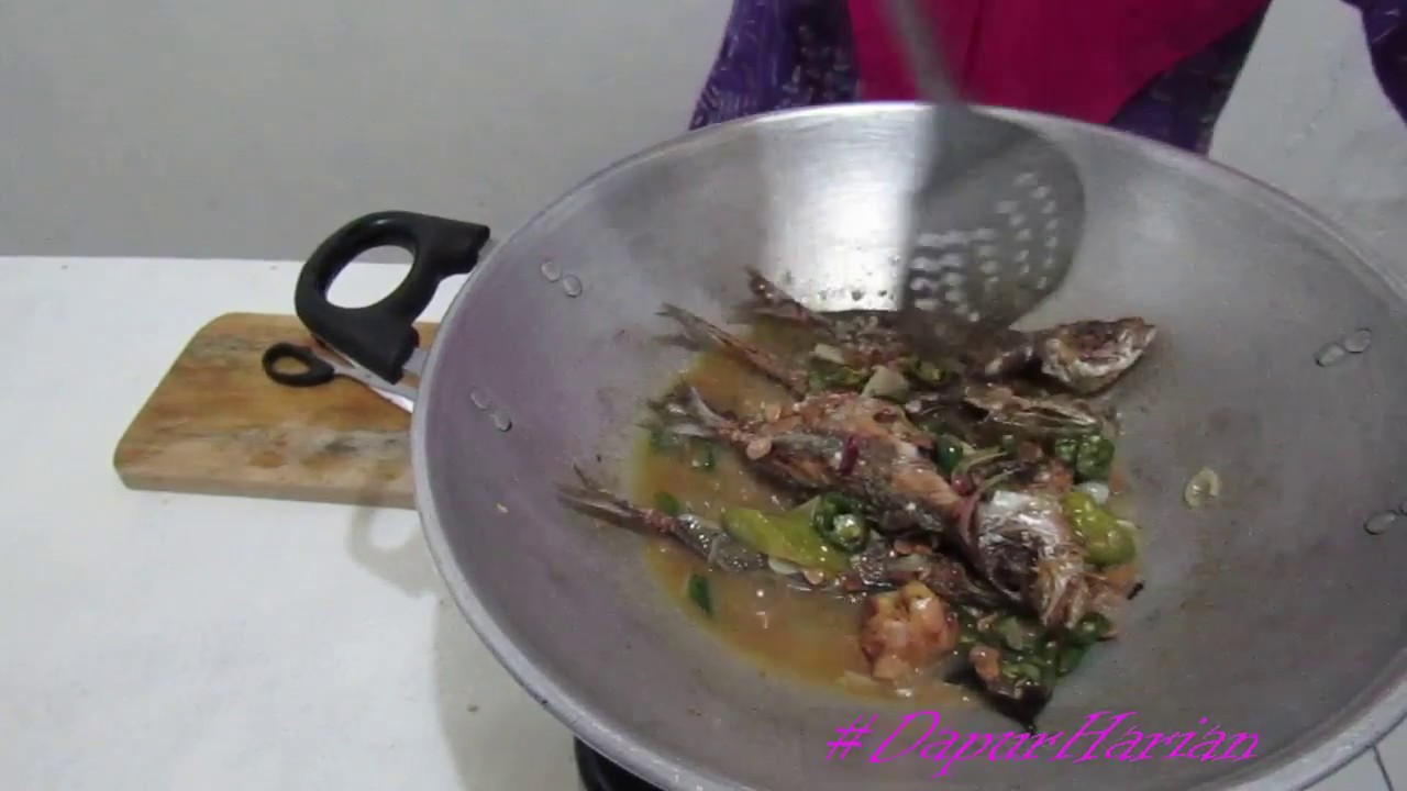 Resep Masak Ikan Kembung Sambal Tauco #DapurHarian - YouTube