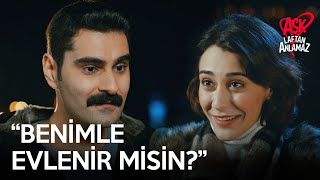 Kerem, İpeke Evlilik Teklifi Ediyor Aşk Laftan Anlamaz