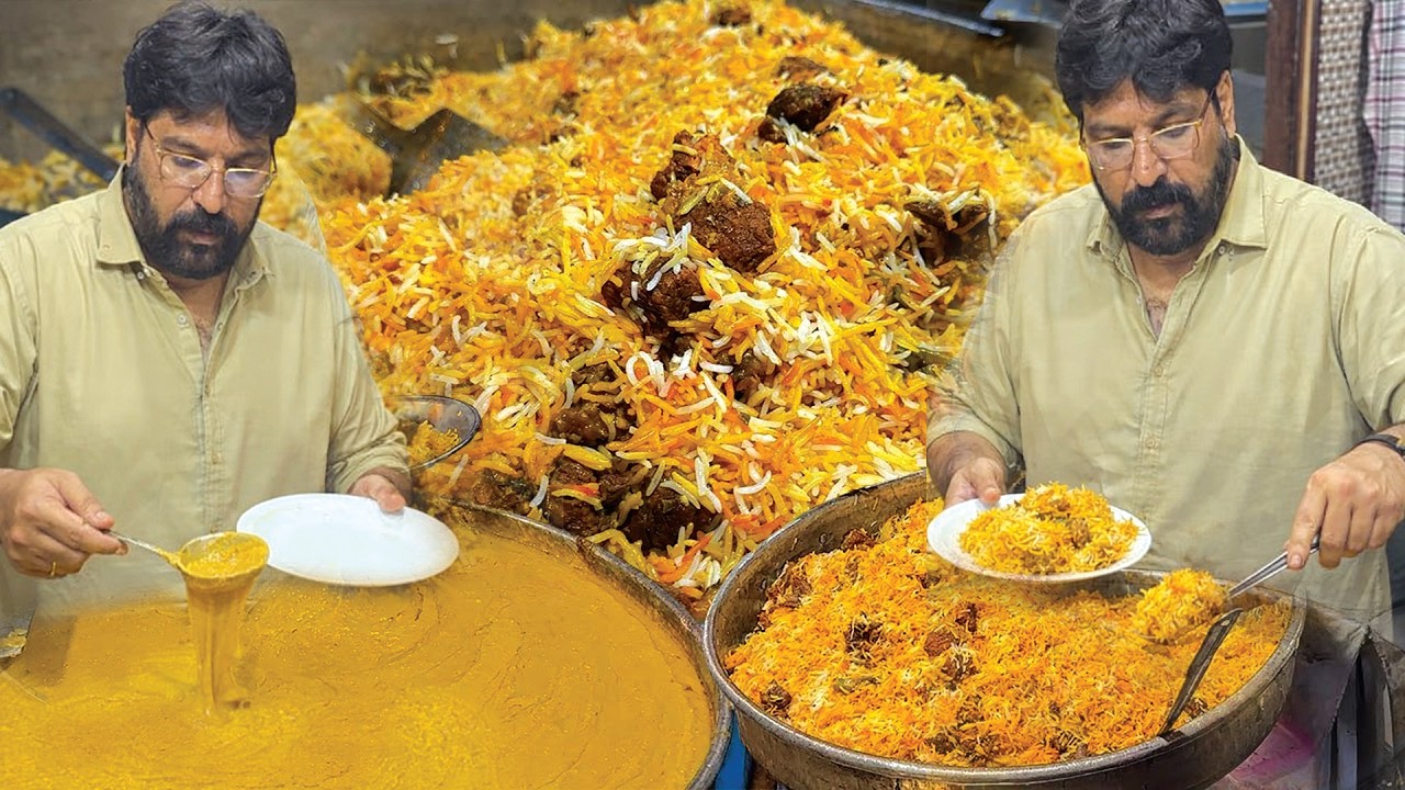 Pan Mandi Famous Haleem Biryani | Haji Salahuddin | Lighthouse | Food Street Karachi.