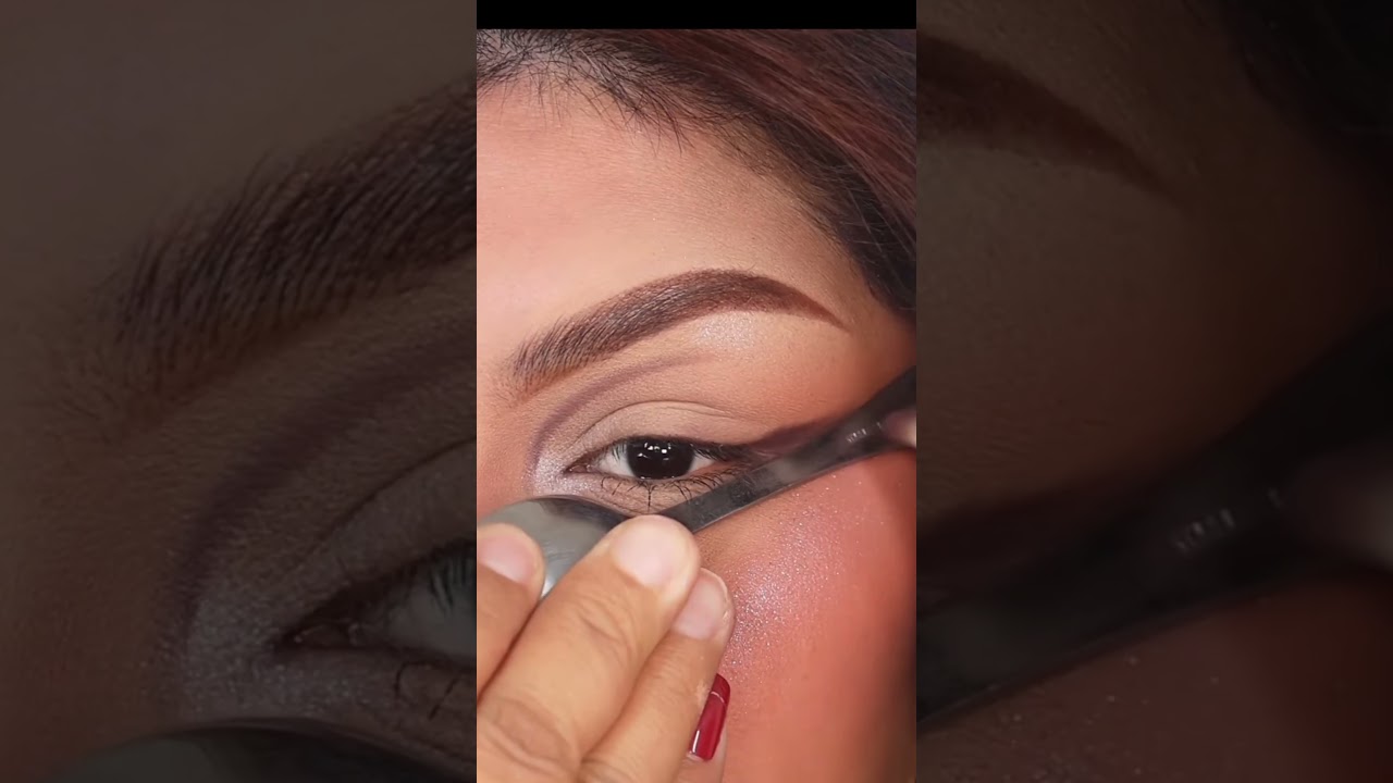 Easy eyeshadow hack with spoon 🥄 