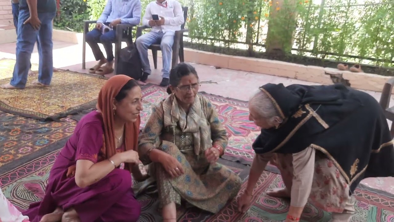 Hawana being held at kharyaar ashram on mahanovmi today 1/10/25  Subscribe this channel.