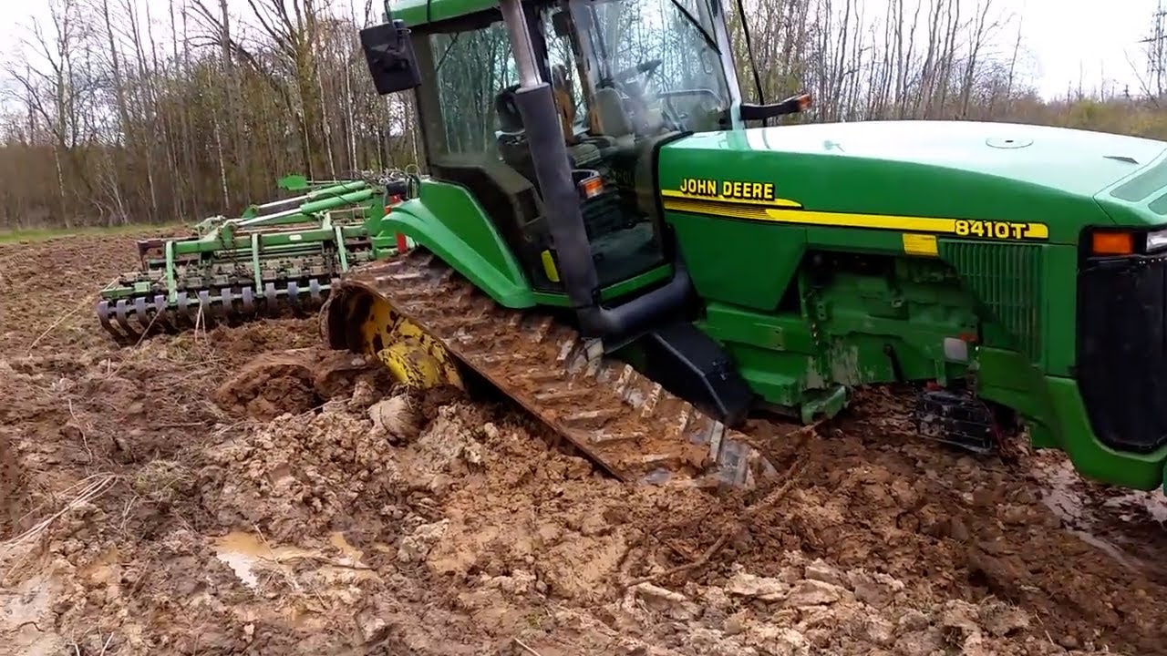How We Pulled A 20 TON Tractor Out Of The Mud With This Simple Trick. John Deere stuck in mud