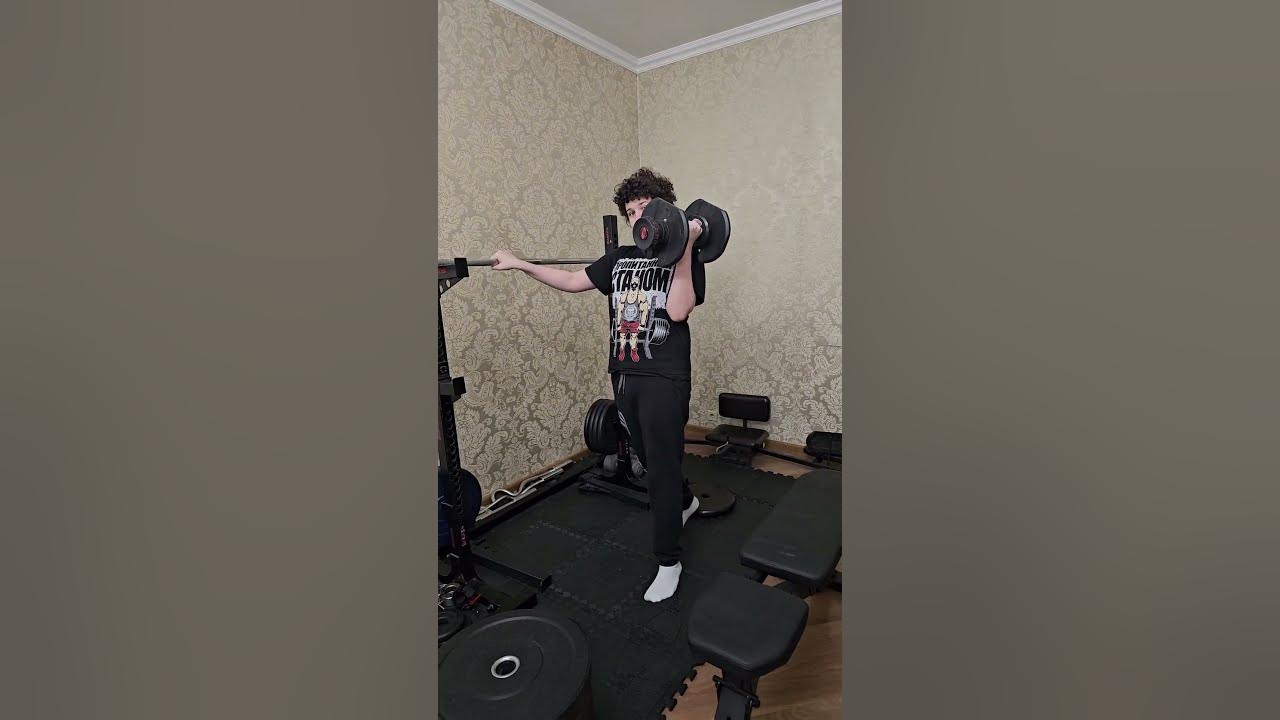 Шутки про качалку. Бицепс школьника. Бицепс прикол. С кубиками и банками. Трогает бицепс.