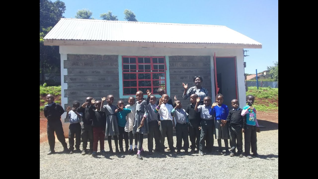 Schulbau in Ngong, Kenia / Building a School in Ngong, Kenya