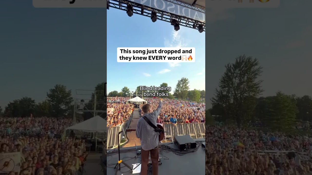 Peep the sign in the front left 🙌🏼🙌🏼