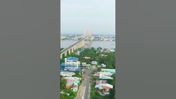 Cầu Rạch Miễu nhìn từ trên cao.