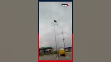De video toont een drone die door de lucht vliegt en vervolgens explodeert in de buurt van een ap...