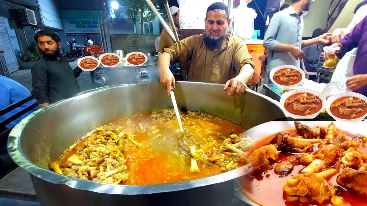 People Rush to Eat Shoukat Siri Paye in Ramzan | Street Food Rawalpindi ...