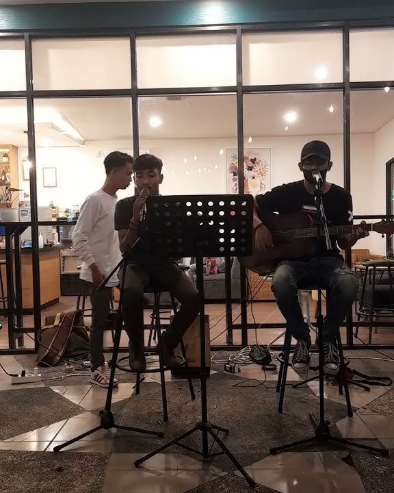 MERDU❗ PENGAMEN CAFFE INI MEMBAWAKAN LAGU RAHASIA HATI‼️‼️