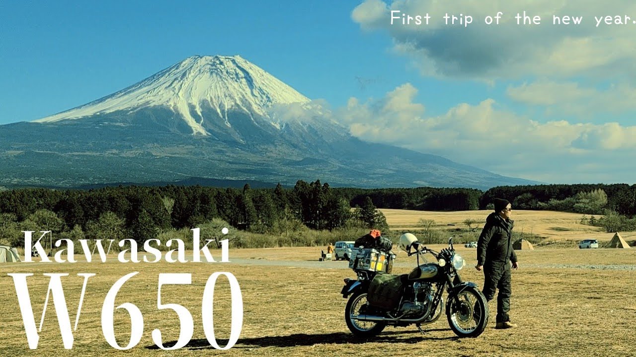 Посмотрите потрясающе величественную и красивую гору Фудзи в Японии. 🇯🇵