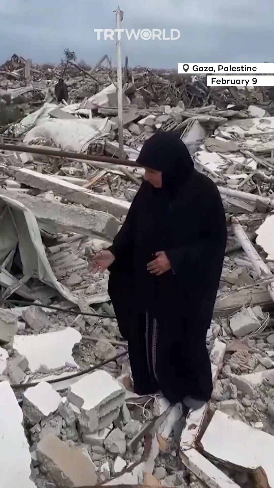 Palestinians move through dismantled Netzarim 'kill zone'