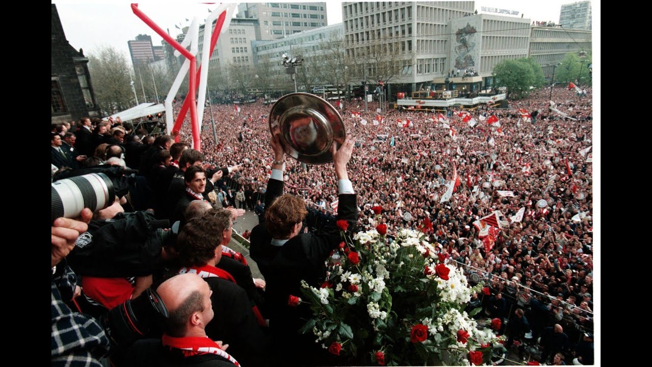 You never walk alone , Lee Towers Feyenoord Kampioen 1999 Balkon