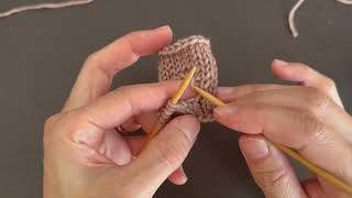 Avoiding gaps between fingers at the right side of Cast-on edge / 指の間の隙間を防ぐ方法（作り目の右側）