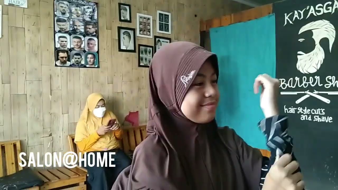 ANAK SMP CANTIK POTONG RAMBUT CEPAK TENTARA / FLAT TOP DI BARBERSHOP (Flat top Haircut Girl)