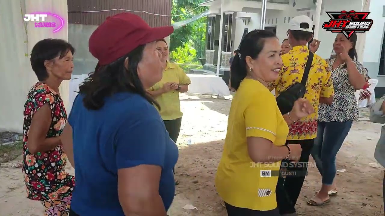Madu Merah By Intan Aishwara ~Acara Tunangan Intan Aishwara & Indra H.K Desa Takaras
