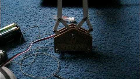 My robotic standard servo gripper