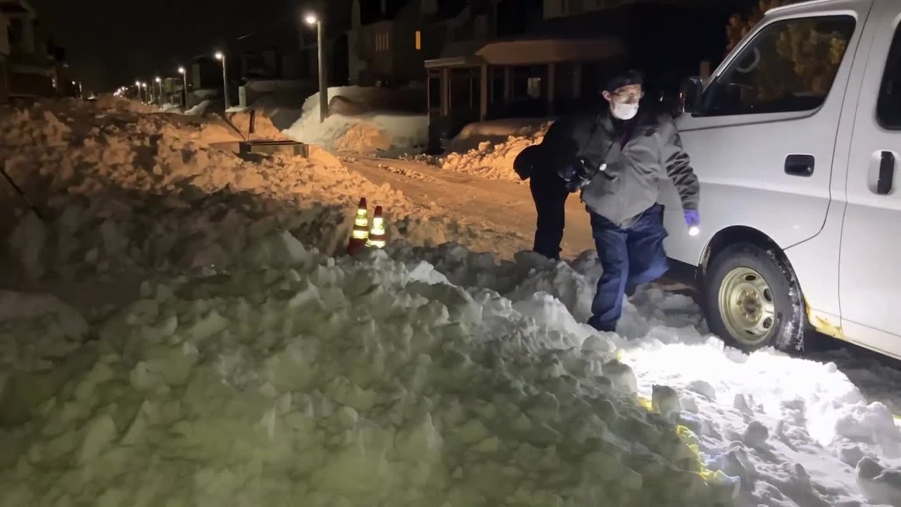 雪の下に子どものパジャマと手足が見える』付近住民が消防通報＿倒れ