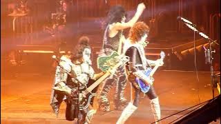 KISS - Lick It Up - Madison Square Garden - New York - 12-2-2023