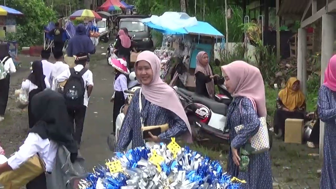 Menjelang akhir undian hadiah utama hujanpun reda jadi terang benderang