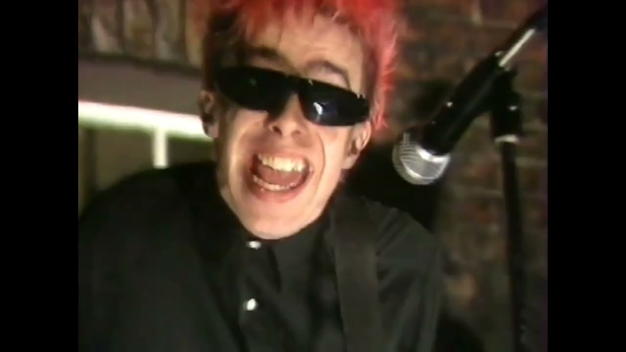 |The Toy Dolls| Harry Cross (A Tribute To Edna) (Music Video)