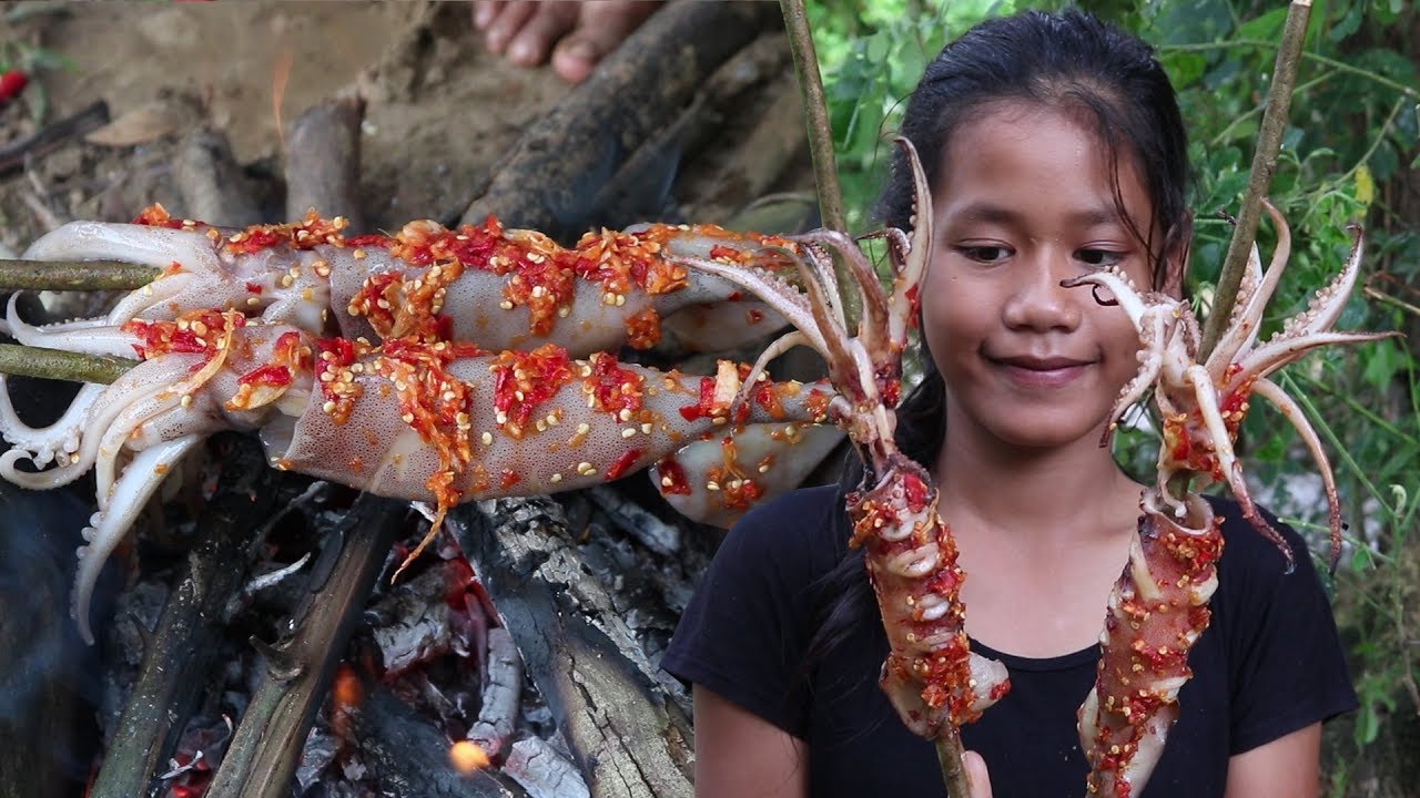 Cooking Two Squid with Peppers for Food - Cook Squid Recipe, Primitive
