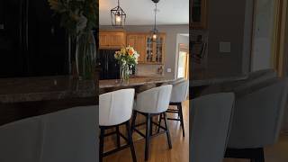 Welcome to this stunning 2-story Hanson Home nestled in a sought after Andover neighborhood! 🖤🌺