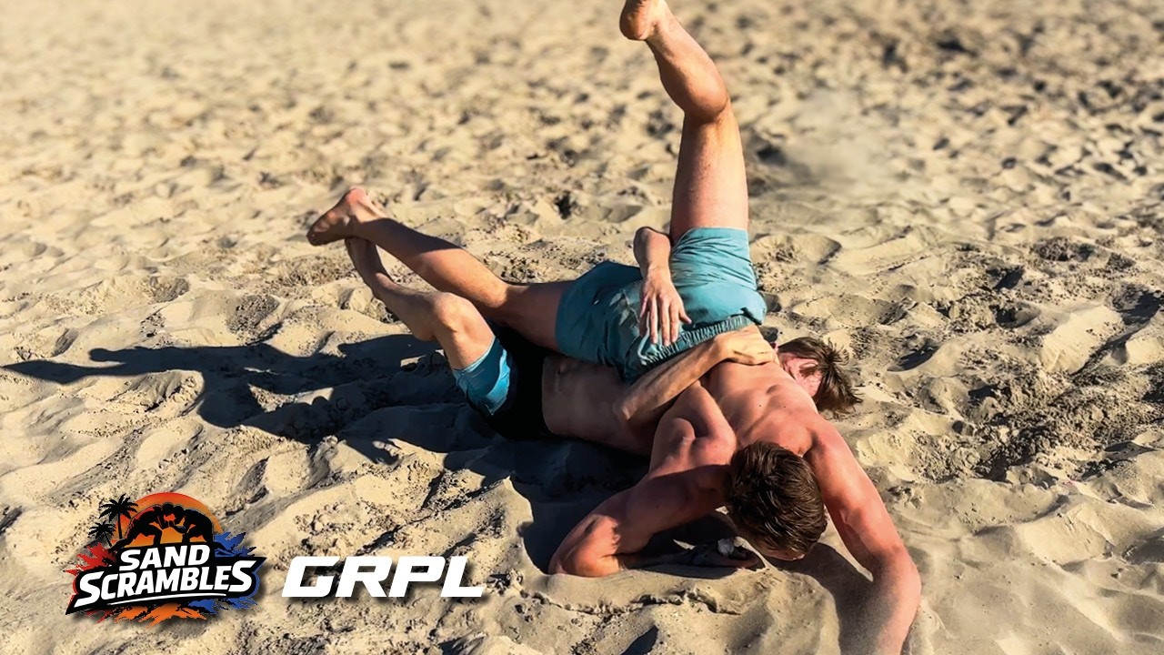 Beach Wrestling: Rens vs Bart