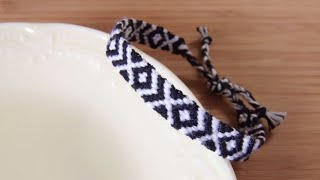 トライバルダイヤ柄ミサンガ