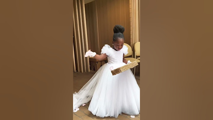 Flower girl duties last weekend 🌸 its the dress for me 🤍 #socute #flowergirl #weddings #beautiful